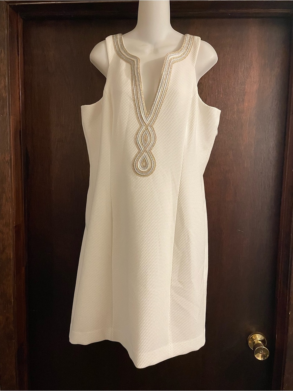 Pappagallo Brand Women's size 16 White Deep V Neck Sleeveless Dress Silver Trim